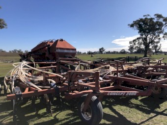 2001 Morris Concept 2000 with 7252 Triple Bin