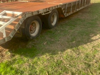 2002 Nissan UD Prime Mover & Drop Deck Trailer