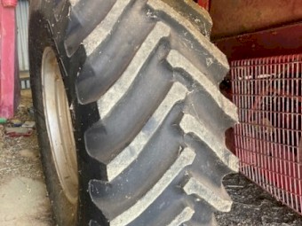 Case IH 1660 Header with Front with Trailer