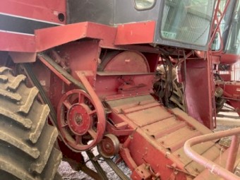 Case IH 1660 Header with Front with Trailer