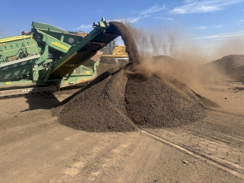 Screened and Unscreened Feedlot Manure