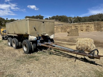 Tri Dog tipping trailer 