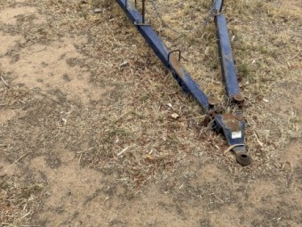 Morris 7130 2 bin tow behind air cart 