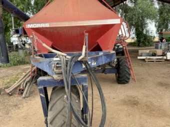 Morris 7130 2 bin tow behind air cart 