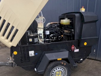 Doosan / Ingersoll Rand 7/41 Diesel Air Compressor + Blowgun & Hose