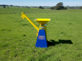 Auger Outfeed Grain Roller Mill Horses Cattle Sheep Pigs Poultry Feed Landworker