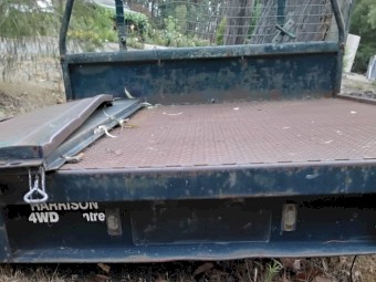 Steel ute tray with removable sides