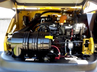 LATE MODEL 04/2017 VERMEER BC1500 XL PROFESSIONAL/COMMERCIAL 15" DIESEL WOOD CHIPPER