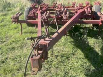 International 21 Tyne  scarifier