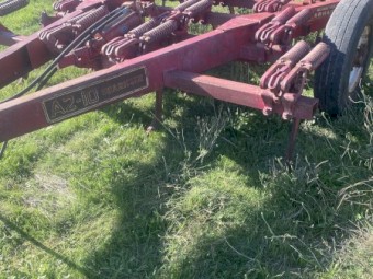 International 21 Tyne  scarifier