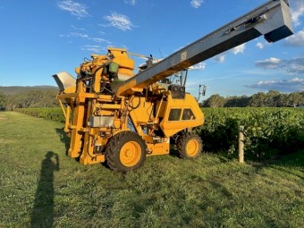 1999 Gregoire G120 SW Grape Harvester