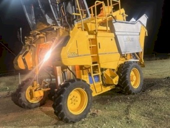 1999 Gregoire G120 SW Grape Harvester