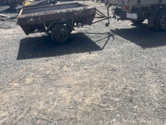 Trailing Sheep Feeder