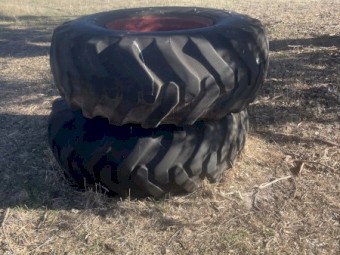 International 725 Drive Tyres x 2