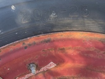 International 725 Drive Tyres x 2