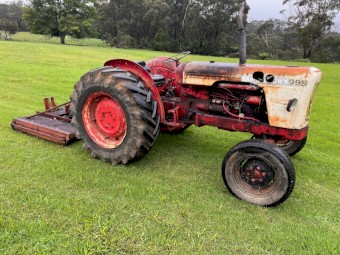 David Brown 990 Tractor with Slasher & Grader blade