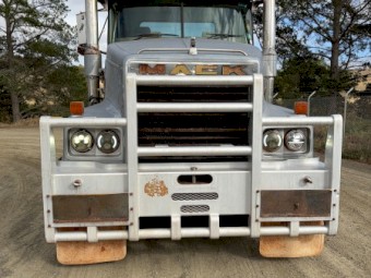 2004 Mack Trident Day Cab 