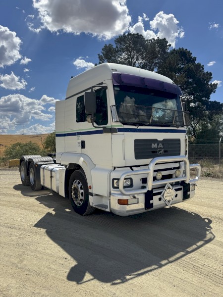 2003 MAN TG 6x4 Prime Mover