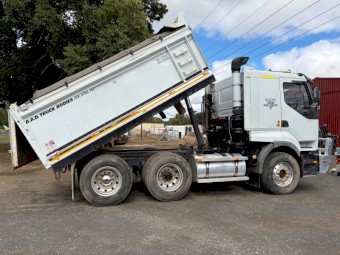 2006 Mack Quantum Tipper