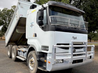 2006 Mack Quantum Tipper