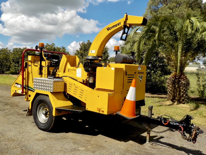 9/2015 VERMEER BC1200XL PROFESSIONAL/COMMERCIAL 12" WOOD CHIPPER