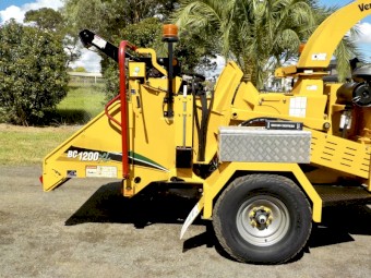 9/2015 VERMEER BC1200XL PROFESSIONAL/COMMERCIAL 12" WOOD CHIPPER