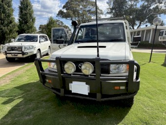 12/2015 Land Cruiser tray Ute  last before DPF  V8 