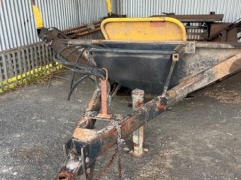 Boomerang Bale Feeder