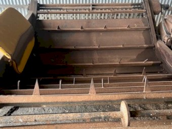 Boomerang Bale Feeder