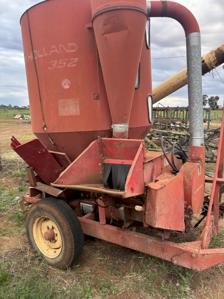New holland hammer mill mixer 