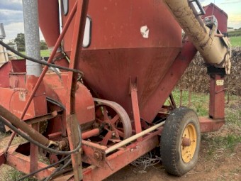 New holland hammer mill mixer 