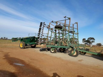 Smale 12m Multivator with Simplicity 6000L Trailing Air Cart