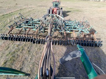 Smale 12m Multivator with Simplicity 6000L Trailing Air Cart