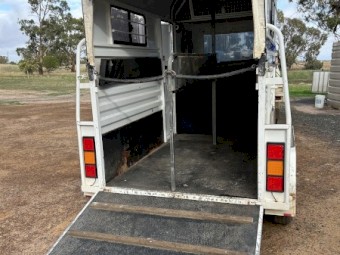2016 Otto Tuza Horse Float