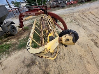 New Holland Super 56 Roller Bar Hay Rake