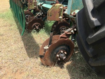 John shearer 27R 6/90 planter