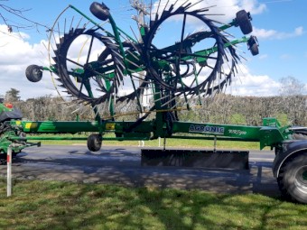 Agronic WRT 900. Trailed 4 Drum Swathing Rake. 