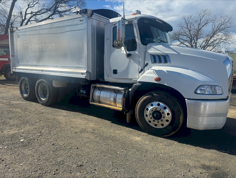 2010 Mack CMMR 6x4 Tipper Truck