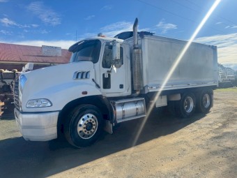 2010 Mack CMMR 6x4 Tipper Truck