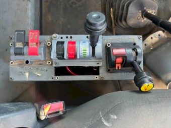 2010 Mack CMMR 6x4 Tipper Truck