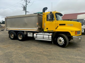 2003 Mack CH Tipper Truck