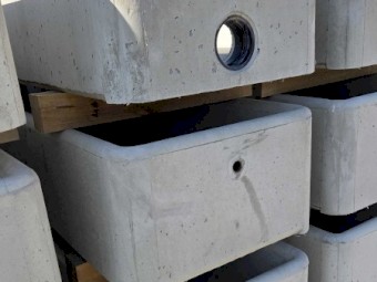 CLEARANCE! 3m Concrete Rectangle Troughs- minor damage