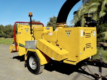 4/2015 Vermeer BC1000XL Commercial Diesel 12" Wood Chipper