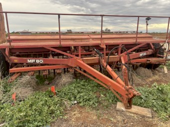 Massey Ferguson mf80 combine 