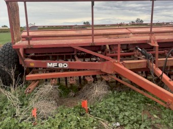 Massey Ferguson mf80 combine 