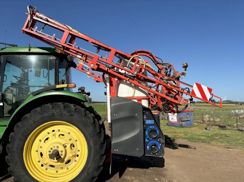2021 Kuhn Altis 2 Boom Spray