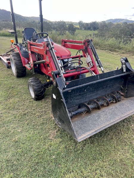 Mahindra EMax 25L 4x4 Tractor