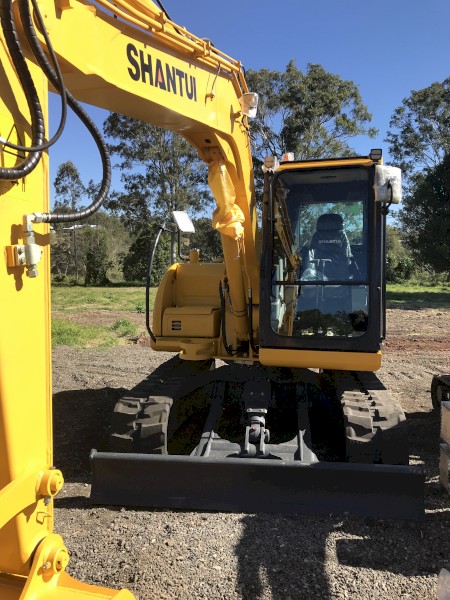 Shantui SE75 7.65 tonne Excavator
