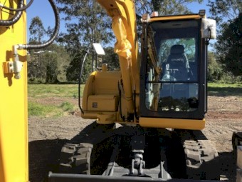 Shantui SE75 7.65 tonne Excavator