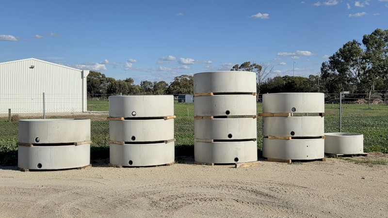 CLEARANCE!  1.94m diameter / 1400Lt Round Concrete Troughs - minor damage